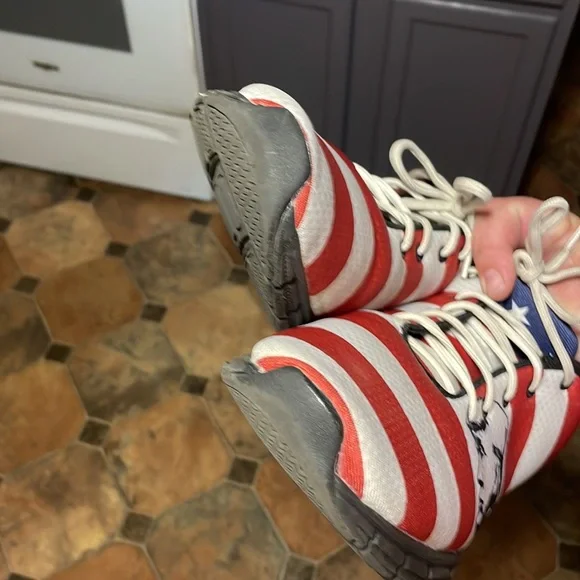 Size 13 trump tennis shoes. No real wear don’t fit any more had to go to a 14 - Picture 9 of 9